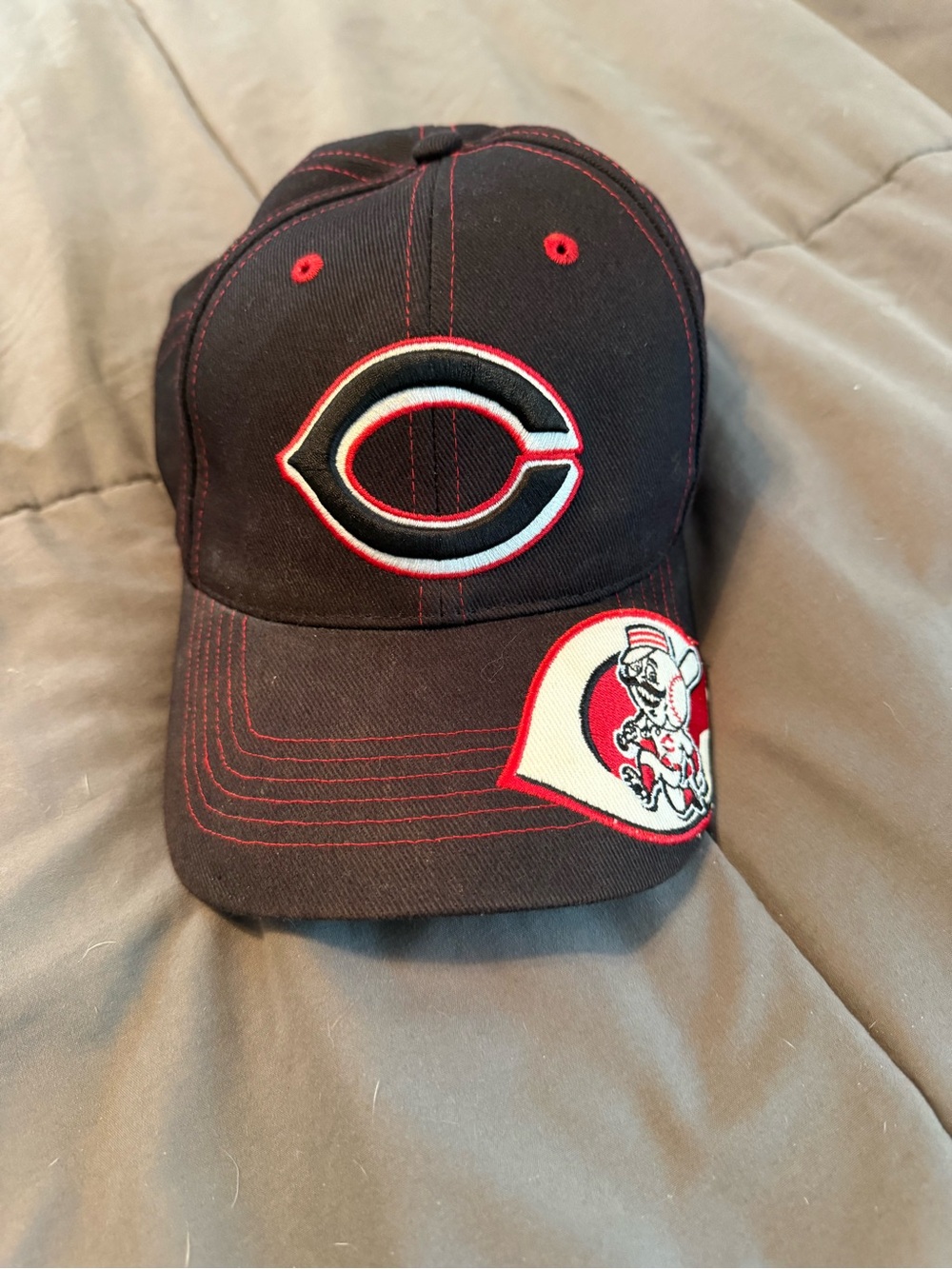 Cincinnati Reds ball cap